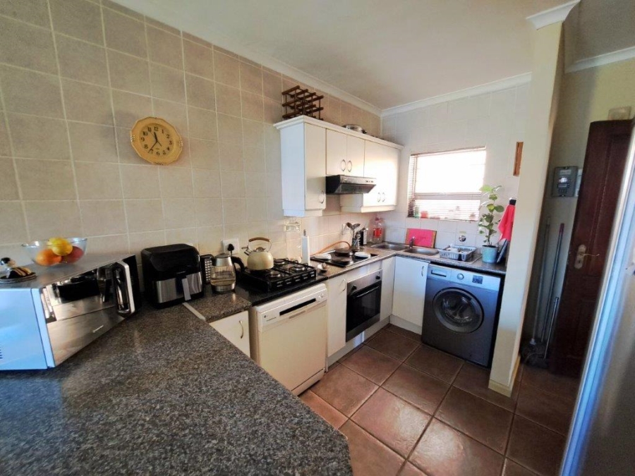 2 Bedroom Property for Sale in Gordons Bay Central Western Cape